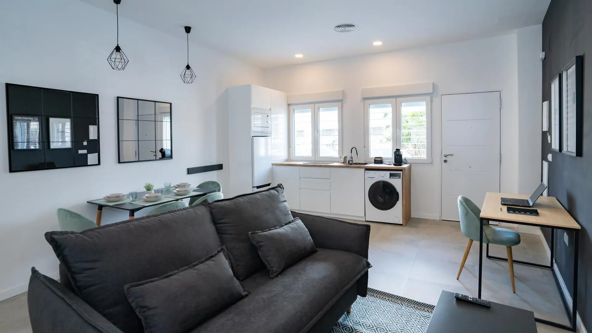 Nomad Malaga - Airport I Apartamento